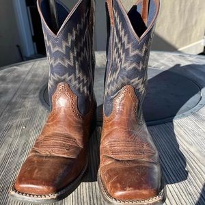 Men’s Ariat Boots or ladies size 8-9.